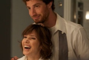 Sabrina Lloyd as Debby and Nate Smith as Gordon