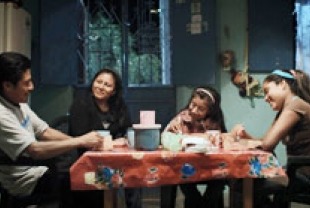 Pedro Santos as Pedro, Teresa Aguirre as Teresa, Heidi Espinoza as Heidi, and Lorena Vazquez as Lorena