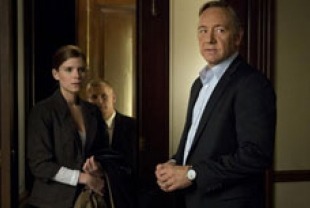 Kate Mara as Zoe and Kevin Spacey as Francis