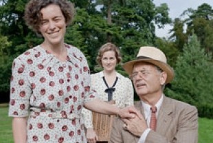 Olivia Williams as Eleanor, Laura Linney as Daisy and Bill Murray as FDR
