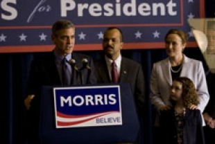 George Clooney as Governor Morris, Jeffrey Wright as Senator Thompson, Jennifer Ehle as Cindy and Talia Akiva as their daughter