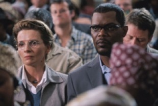 Juliette Binoche as Anna Malan and Samuel J. Jackson as Langston Whitfield