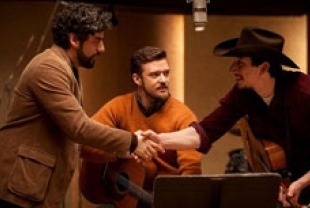 Oscar Isaac as Llewyn Davis, Justin Timberlake as Jim and Adam Driver as Al