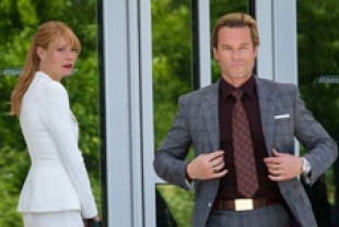 Gwyneth Paltrow as Pepper Potts and Guy Pearce as Aldrich Killian