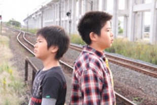 Ohshiro Maeda as Ryunosuke and Koki Maeda as Koichi