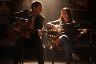 Alessando Nivola as Ethan and Abigail Breslin as Janie