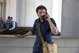 Jeremy Renner as Gary