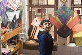 Ahmad Khan Mahmoodzaka as Hassan