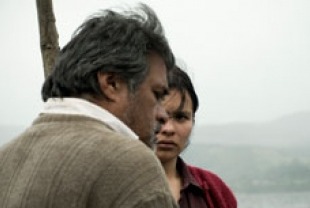 Julio Cesar Roble as Oscar and Joghis Arias as Alicia