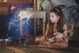 Rhiannon Liegh Wryn as Emma