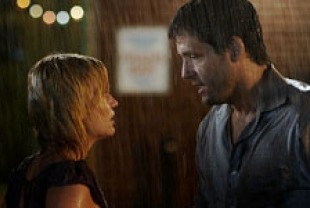 Josh Hopkins as Will and Samantha Mathis as Vicki