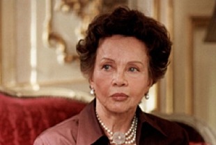 Leslie Caron as Suzanne de Persand
