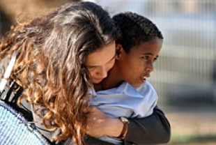 Yael Abecassis as Yael and Moshe Agazai as Schlomo