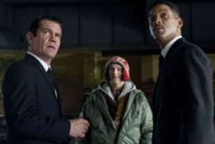 Josh Brolin as younger Agent K, Michael Stuhlbarg as Griffin and Will Smith as Agent J