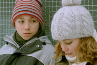 Emilien Neron as Simon and Sophie Nelisse as Alice