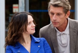 Sara Forestier as Baya Benmahmoud and Jacques Gamblin as Arthur Martin