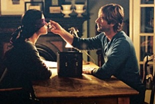Catherine Zeta-Jones as Kate and Aaron Eckhart as Nick - taste testing