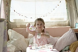 Kellyann serving tea to Pobby and Dingan