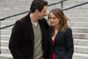Scott Cohen as Jack and Natalie Portman as Emilia