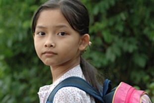 Pham Thi Han as Thuy