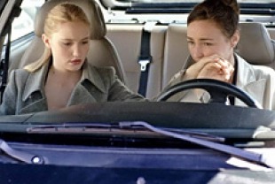 Catherine Frot as Ariane and Deborah Francois as Melanie