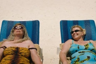 Teresas Freundin as Inge and Margarethe Tiesel as Teresa