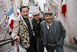 Kad Merad as Jacky, Clovis Cornillac as Milou, and Gerard Jugnot as Pigoil