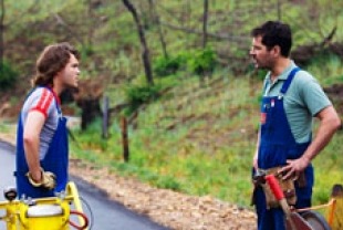 Emile Hirsch as Lance and Paul Rudd as Alvin