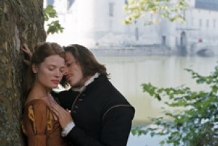 Mélanie Thierry as Marie de Montpensier and Gaspard Ulliel as Henri de Guise
