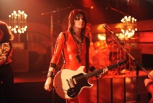 Kristen Stewart as Joan Jett
