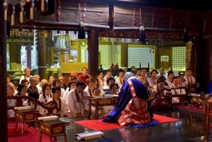 Shikoku Temple pilgrims praying