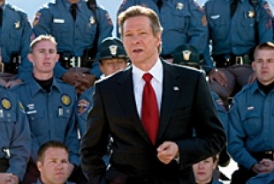 Chris Cooper as Dickie Pilager