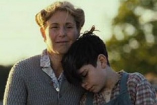 Helen Sjoholm as Karin and Jonatan S. Wachter as Simon