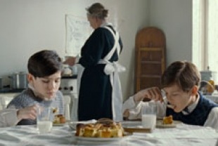 Jonatan S. Wachter as Simon and Karl Martin Eriksson as Isak
