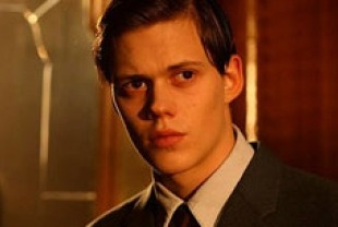 Karl Linnertorp as Simon