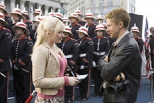 Bryce Dallas Howard as Gwen and Topher Grace as Eddie