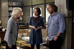 Helen Mirren as Cameron Lynne, Rachel McAdams as Vera Frye, and Russell Crowe as Cal McAffrey