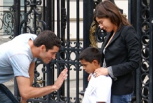 Liron Levo as Eyal, Lubna Azabel as Rana and Abdallah El Akal as Rashid