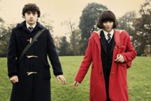Craig Roberts as Oliver and Yasmin Paige as Jordana