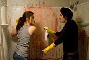 Amy Adams as Rose and Emily Blunt as Norah
