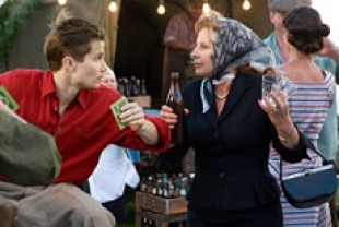 Pawet Szajda as Bogus and Krystyna Janda as Marta