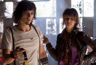 Orlando Bloom as The Stain and Juliet Lewis as Ariel