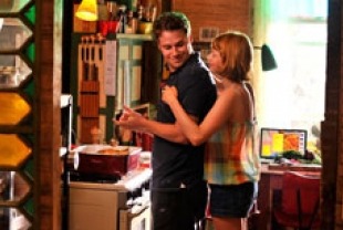 Seth Rogen as Lou and Michelle Williams as Margot