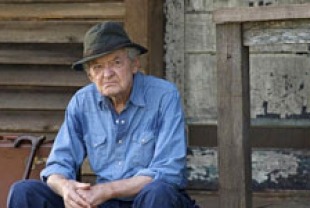 Hal Holbrook as Abner