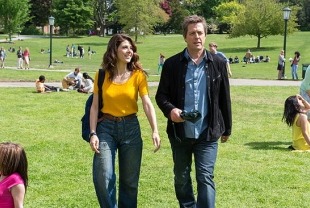 Marisa Tomei as Holly and Hugh Grant as Keith