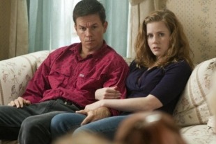 Mark Walhberg as Mickey Ward and Amy Adams as Charlene