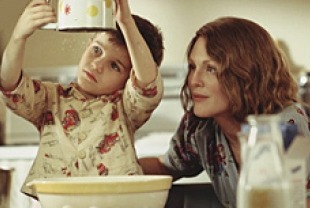 Julianne Moore as Laura Brown