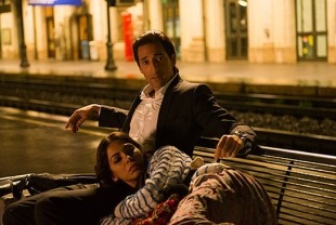 Adrian Brody as Sean and Moran Atias as Monika