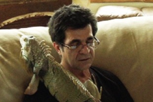 Jafar Panahi and his iguana