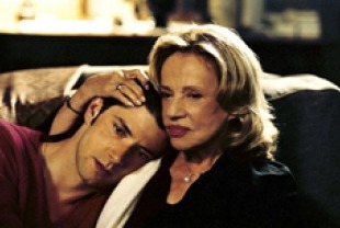 Jeanne Moreau as Laura
